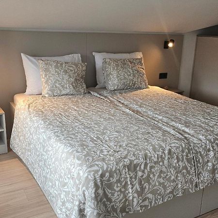 Richi Rooms & App Funtana Exterior photo