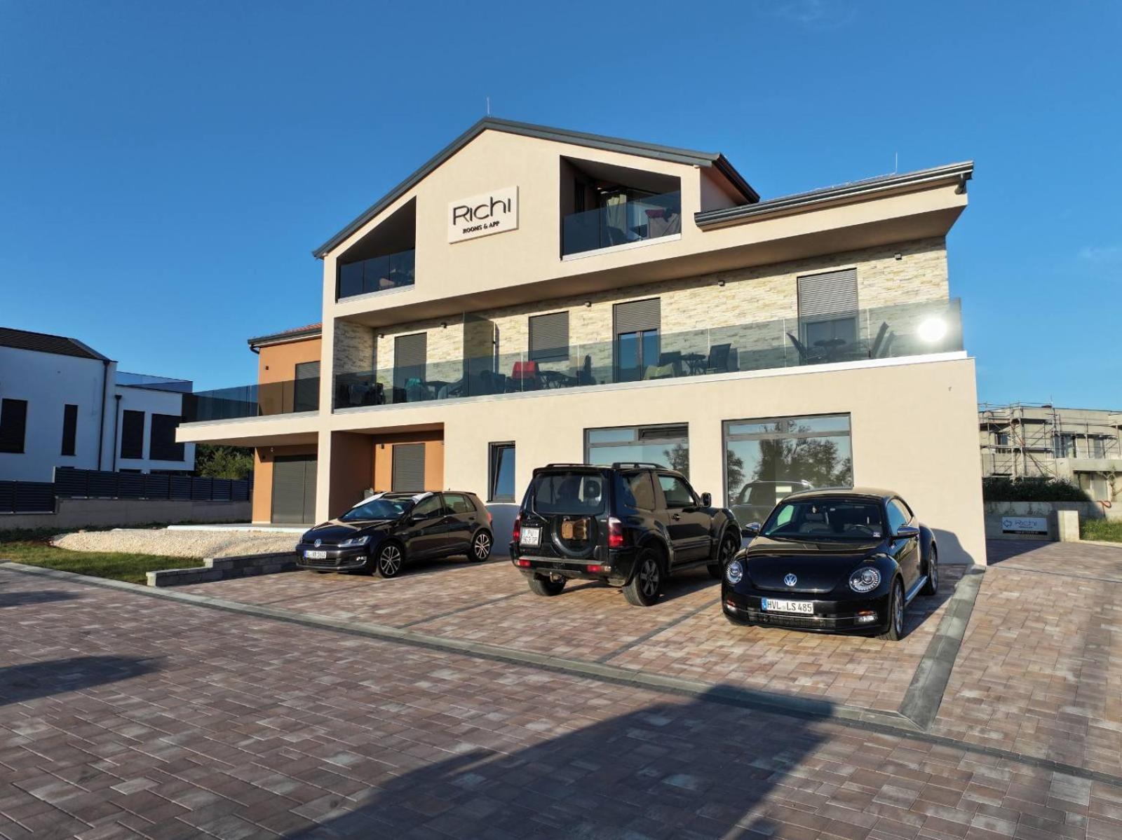 Richi Rooms & App Funtana Exterior photo