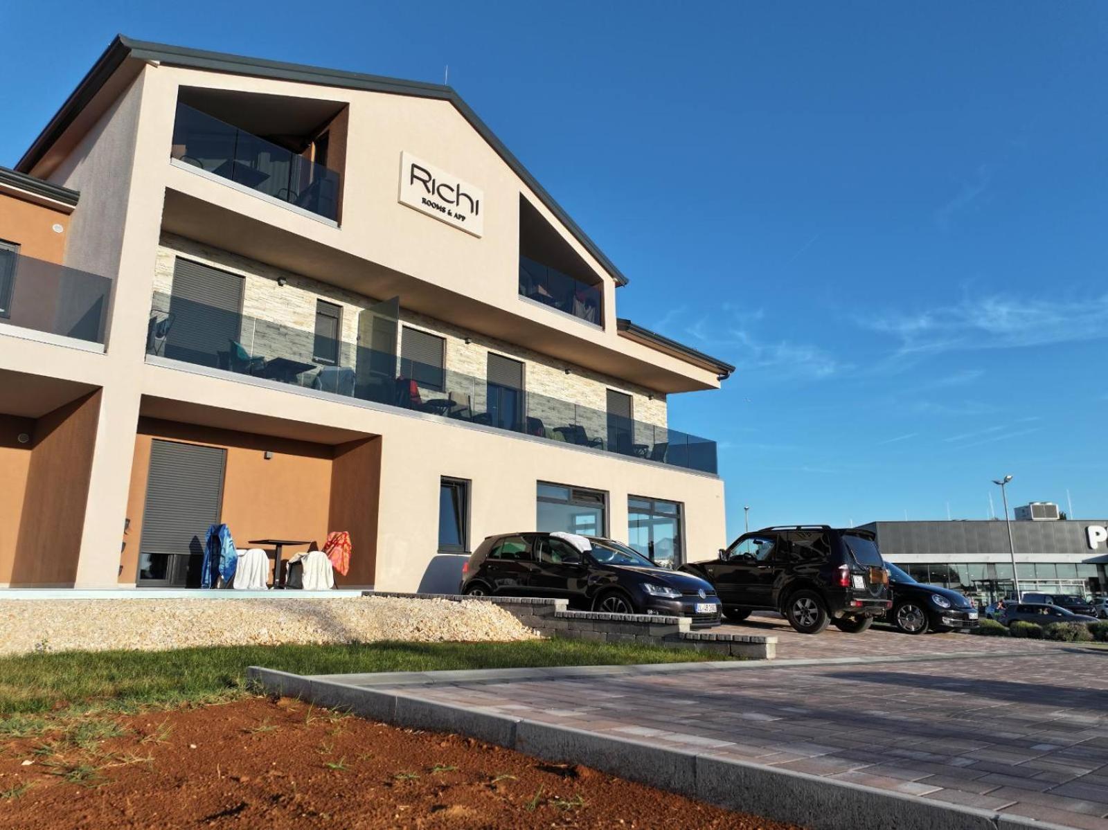 Richi Rooms & App Funtana Exterior photo